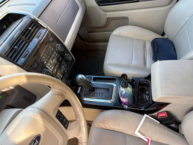 Photo of 2009 Silver Ford Escape Hybrid