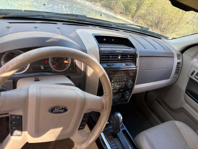 Photo of 2009 Silver Ford Escape Hybrid
