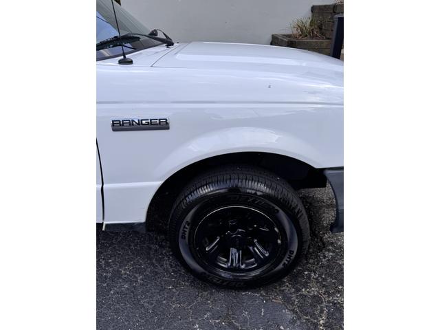 Photo of 2011 White Ford Ranger