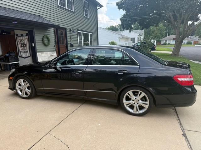 Photo of 2013 Black Mercedes-Benz E-Class