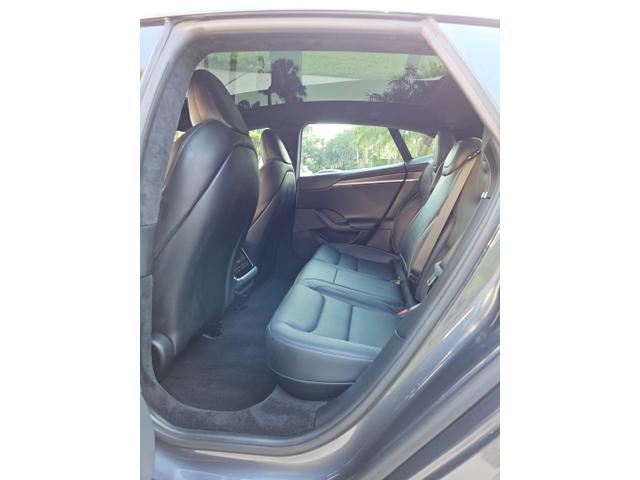 Photo of 2022 Gray Tesla Model S