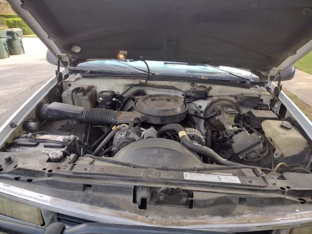 Photo of 1995 White Chevrolet 1500