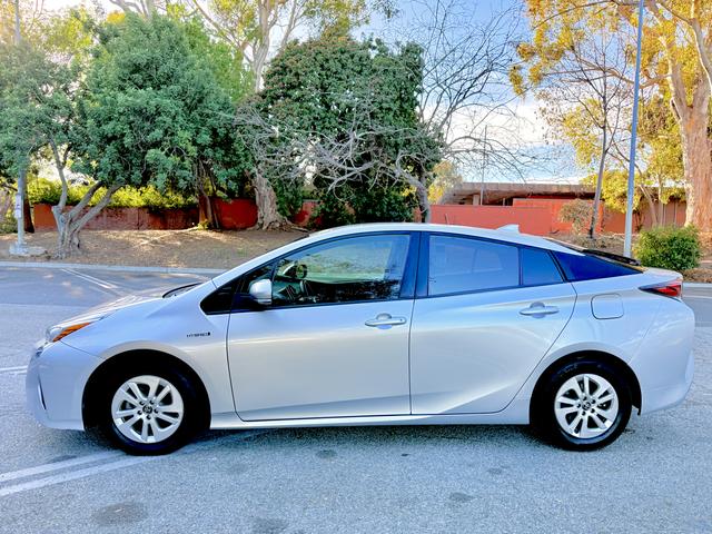 Photo of 2016 Silver Toyota Prius