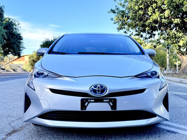 Photo of 2016 Silver Toyota Prius
