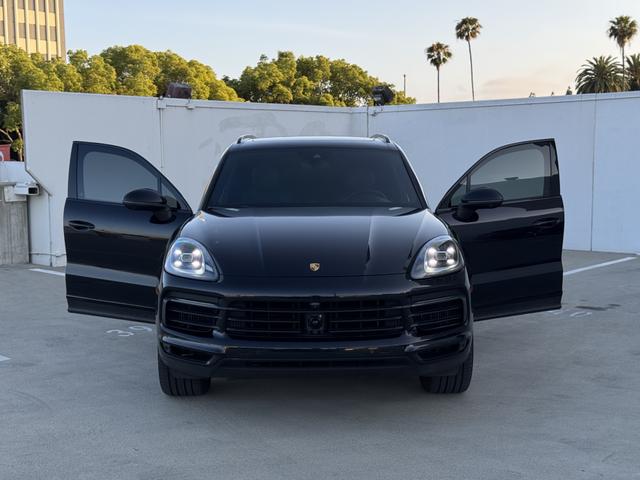 Photo of 2020 Black Porsche Cayenne