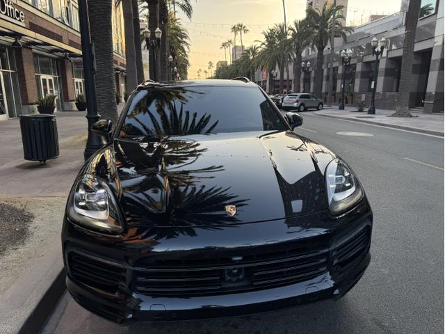 Photo of 2020 Black Porsche Cayenne