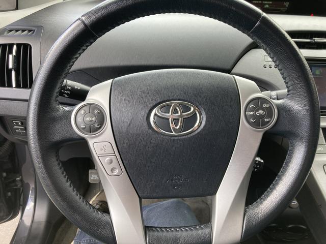 Photo of 2013 Gray Toyota Prius