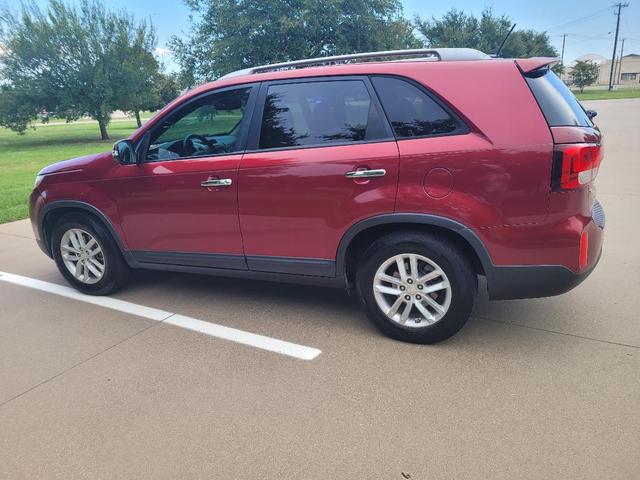 Photo of 2014 Red Kia Sorento