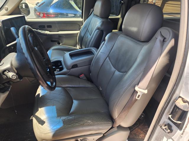 Photo of 2003 White GMC Sierra 1500