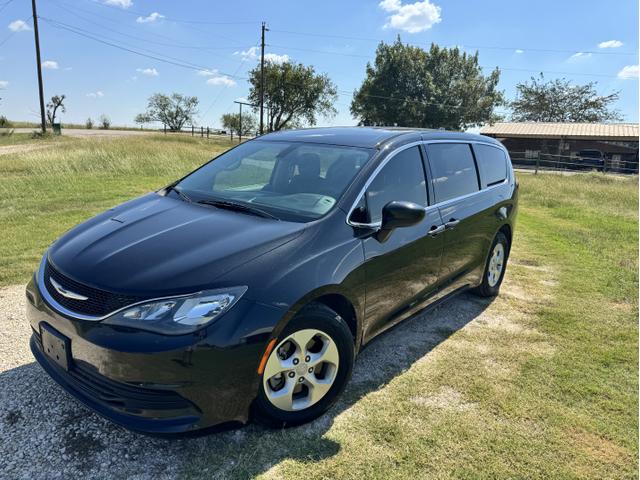 Photo of 2017 Black Chrysler Pacifica