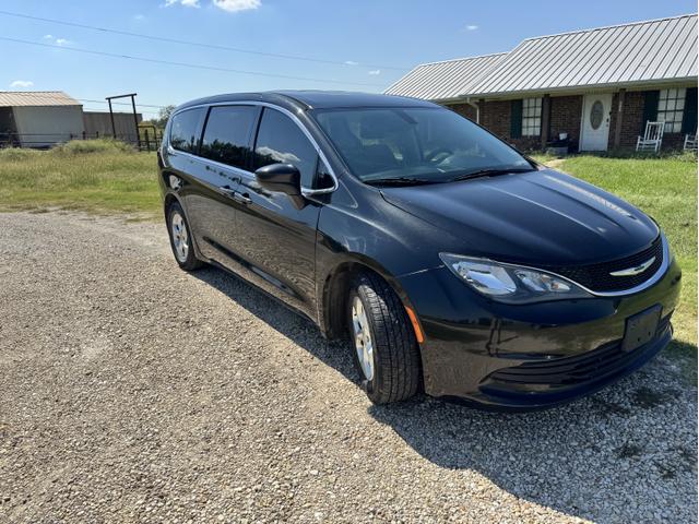 Photo of 2017 Black Chrysler Pacifica