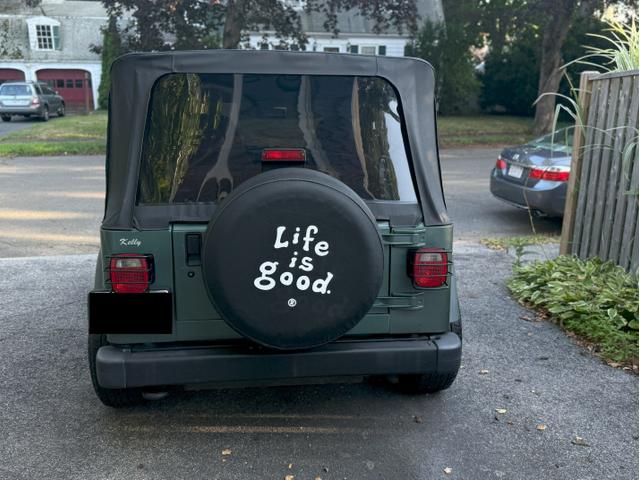 Photo of 1999 Green Jeep Wrangler