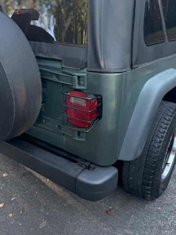 Photo of 1999 Green Jeep Wrangler