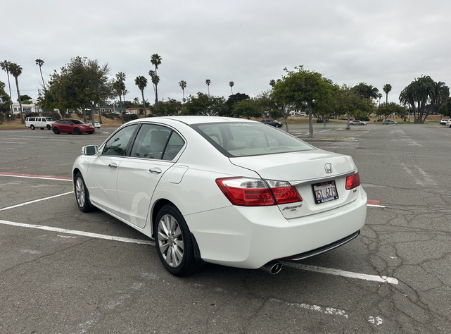 Photo of 2013 White Honda Accord