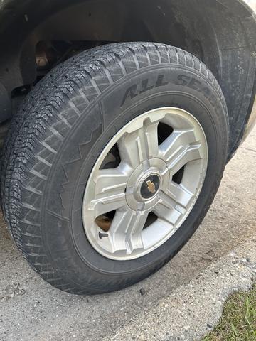 Photo of 2009 Black Chevrolet Tahoe