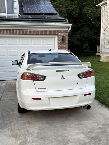 Photo of 2013 White Mitsubishi Lancer