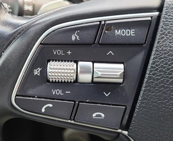 Photo of 2021 White Genesis G90