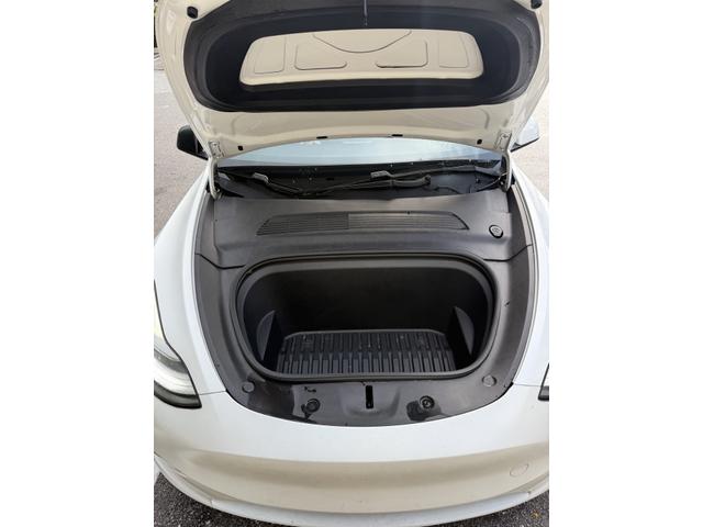 Photo of 2020 White Tesla Model Y