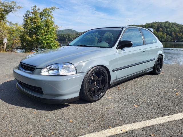 Photo of 1997 Gray Honda Civic