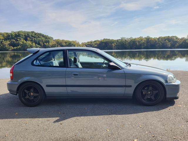 Photo of 1997 Gray Honda Civic