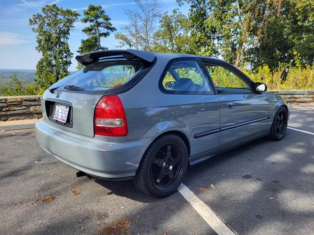 Photo of 1997 Gray Honda Civic