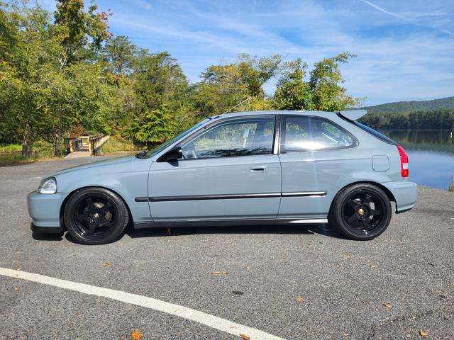 Photo of 1997 Gray Honda Civic
