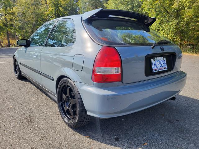 Photo of 1997 Gray Honda Civic