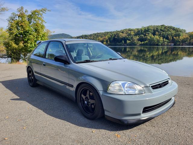 Photo of 1997 Gray Honda Civic