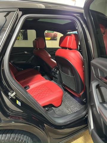 Photo of 2021 Black Audi SQ5