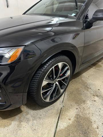 Photo of 2021 Black Audi SQ5
