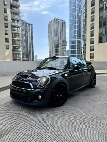 Photo of 2014 Black MINI Convertible