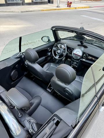Photo of 2014 Black MINI Convertible