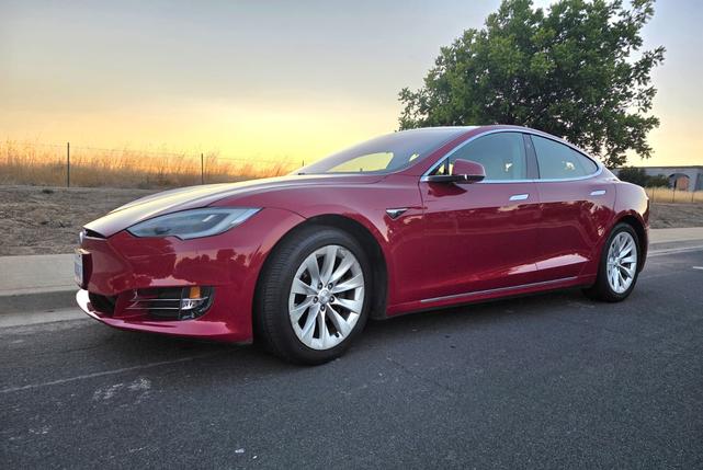 Photo of 2018 Red Tesla Model S