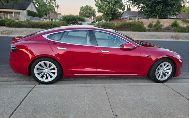Photo of 2018 Red Tesla Model S