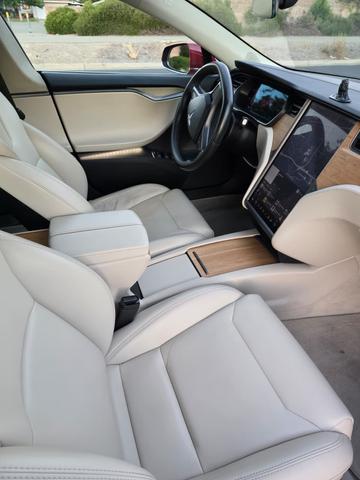 Photo of 2018 Red Tesla Model S
