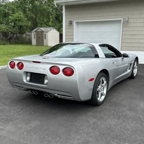 Photo of 2002 Silver Chevrolet Corvette