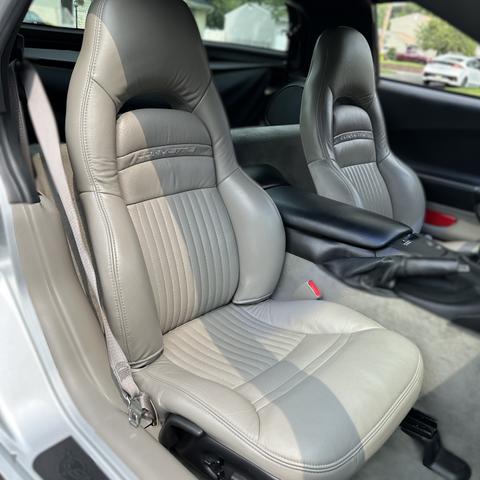 Photo of 2002 Silver Chevrolet Corvette