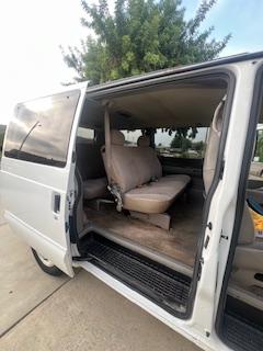 Photo of 2005 White Chevrolet Astro