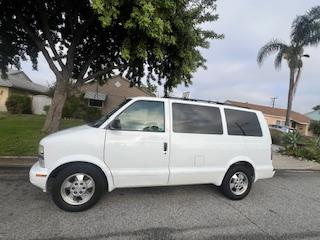 Photo of 2005 White Chevrolet Astro