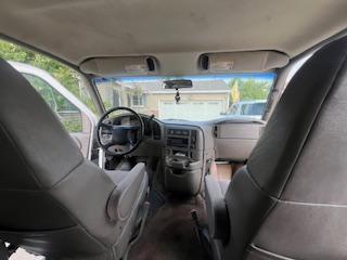 Photo of 2005 White Chevrolet Astro