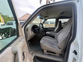 Photo of 2005 White Chevrolet Astro
