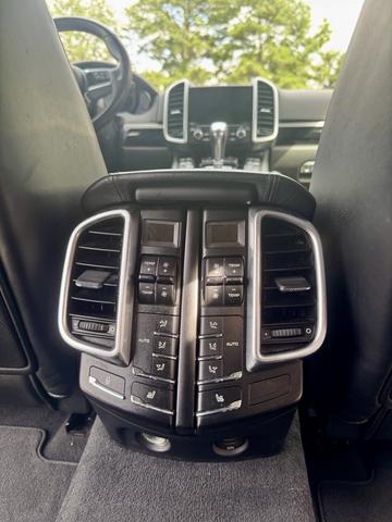 Photo of 2018 Black Porsche Cayenne