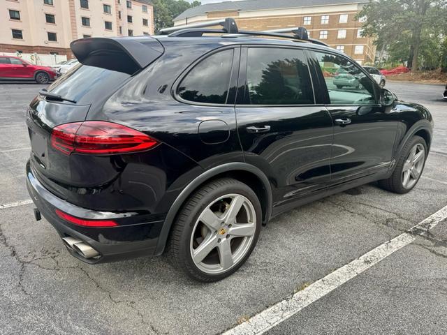 Photo of 2018 Black Porsche Cayenne