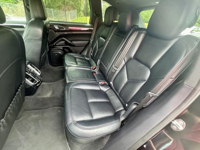 Photo of 2018 Black Porsche Cayenne