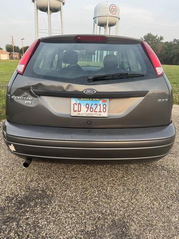 Photo of 2005 Gray Ford Focus