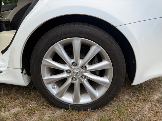 Photo of 2009 White Lexus IS 250