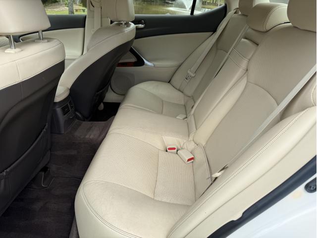 Photo of 2009 White Lexus IS 250