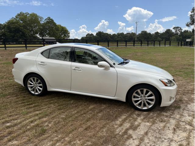 Photo of 2009 White Lexus IS 250