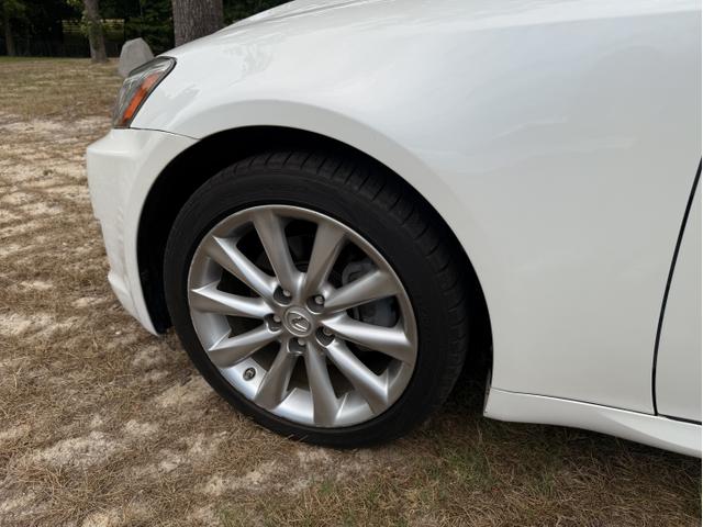 Photo of 2009 White Lexus IS 250
