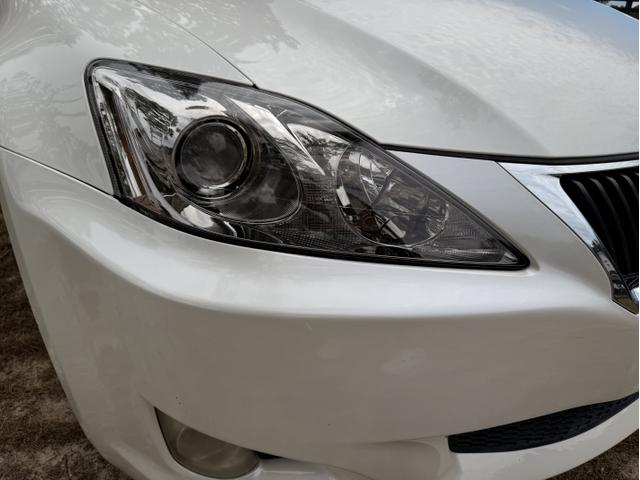 Photo of 2009 White Lexus IS 250